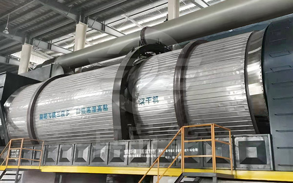 有機(jī)污泥烘干機(jī)運(yùn)行現(xiàn)場(chǎng) 有機(jī)污泥烘干機(jī)運(yùn)行現(xiàn)場(chǎng)